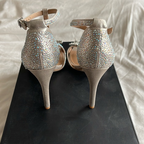 INC Rainor Butterfly T-Strap Evening Sandals - Picture 4 of 8